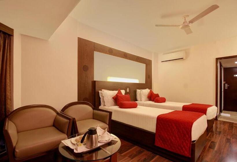 Номер Стандарт, Monarch Brigade Road