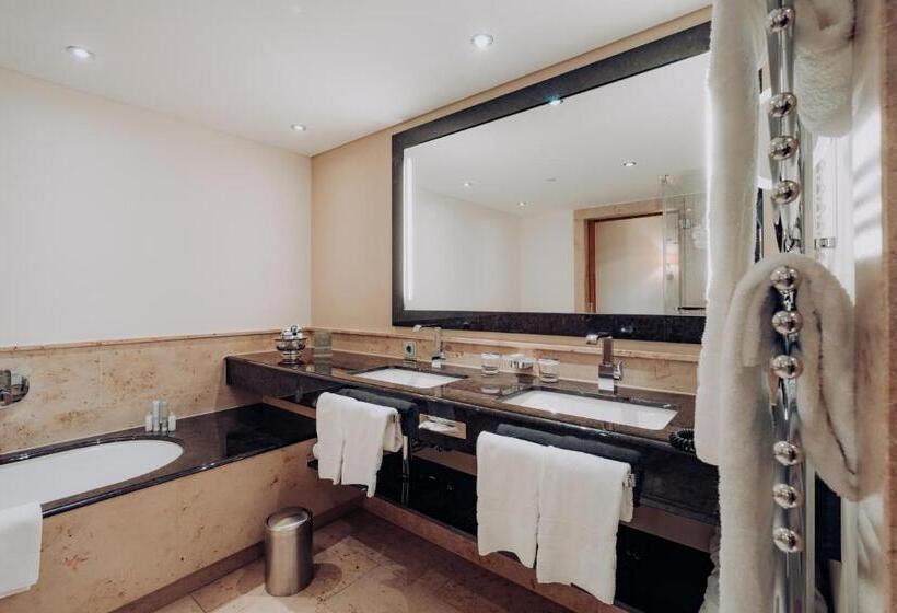 Номер Deluxe, Interalpen Hotel Tyrol