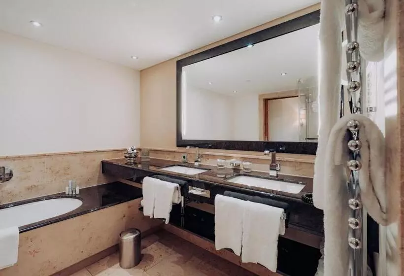 デラックスルーム, Interalpen Hotel Tyrol
