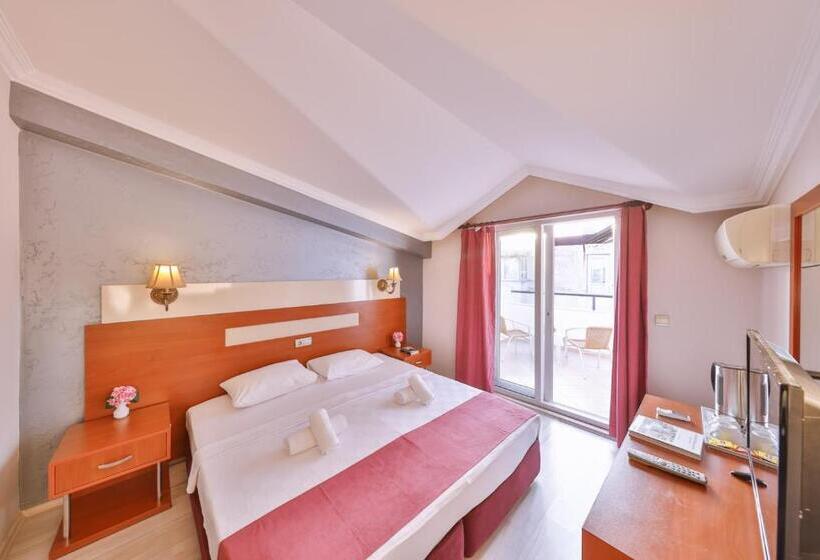 家庭套房, Kas Bilgin