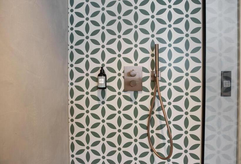 デラックスルーム, Amrai Suites