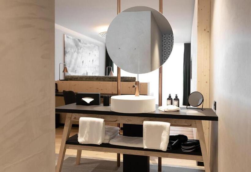 ジュニアスイート, Amrai Suites