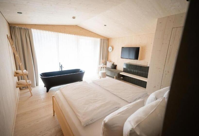 バルコニー付きデラックスルーム, Amrai Suites