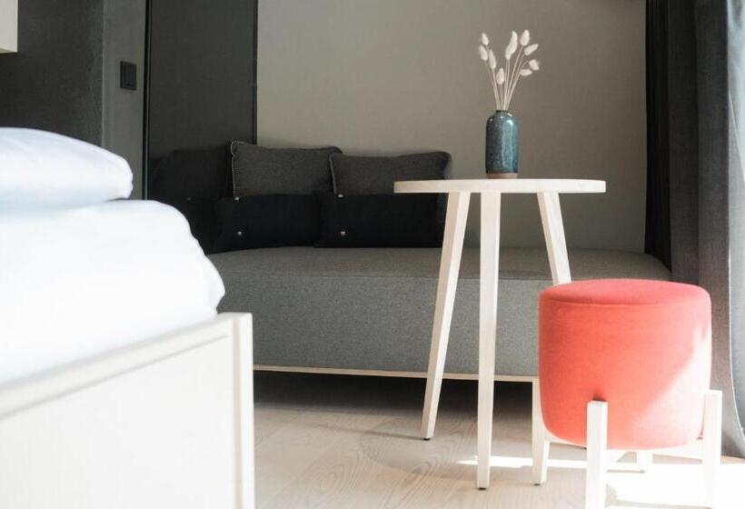 庭の見えるジュニアスイート, Amrai Suites