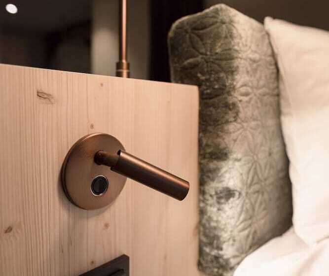 ジュニアスイート, Amrai Suites