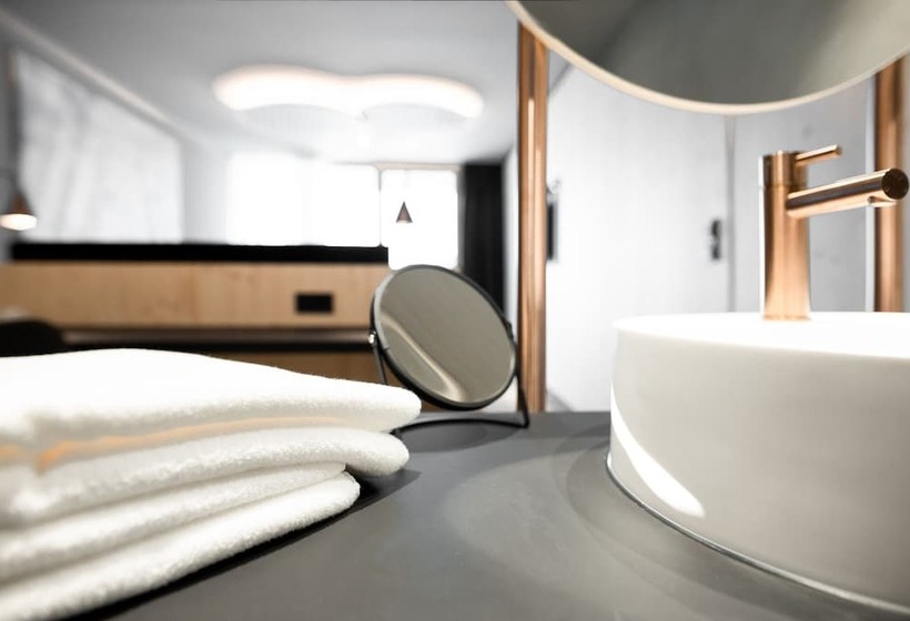 ジュニアスイート, Amrai Suites