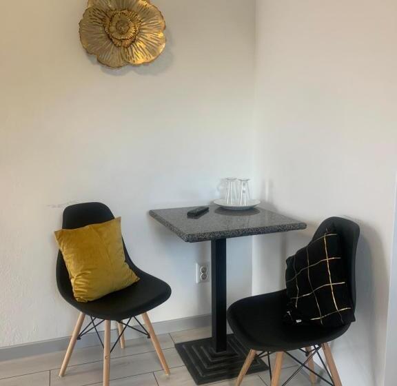 اتاق سوپریور سه تخته, Femina