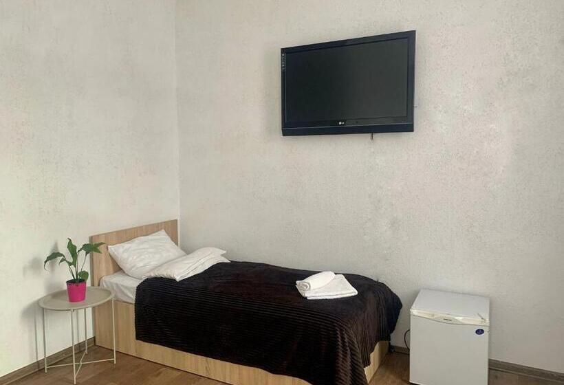 اتاق سوپریور سه تخته, Femina