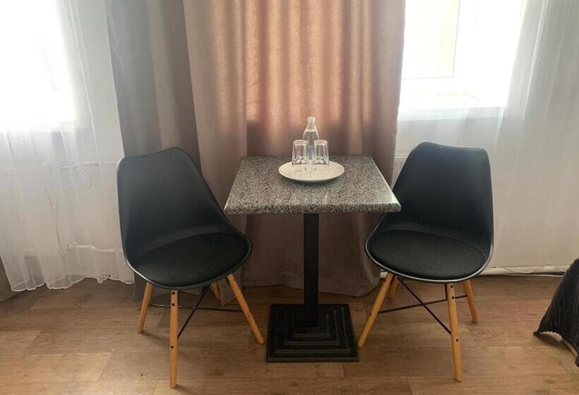 اتاق سوپریور, Femina