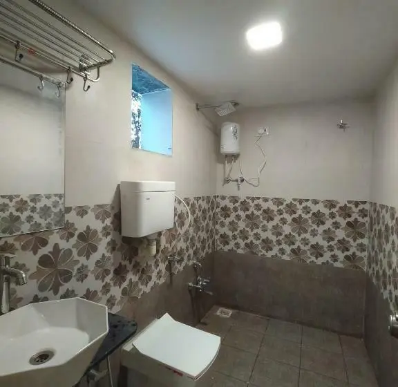 Chambre Deluxe, Neelkamal
