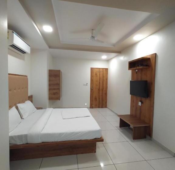 Quarto Deluxe, Neelkamal