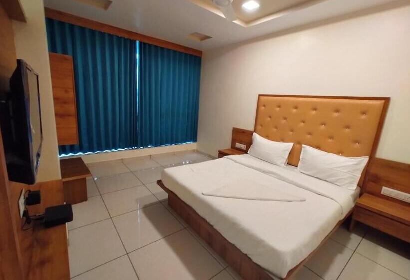 Quarto Deluxe, Neelkamal