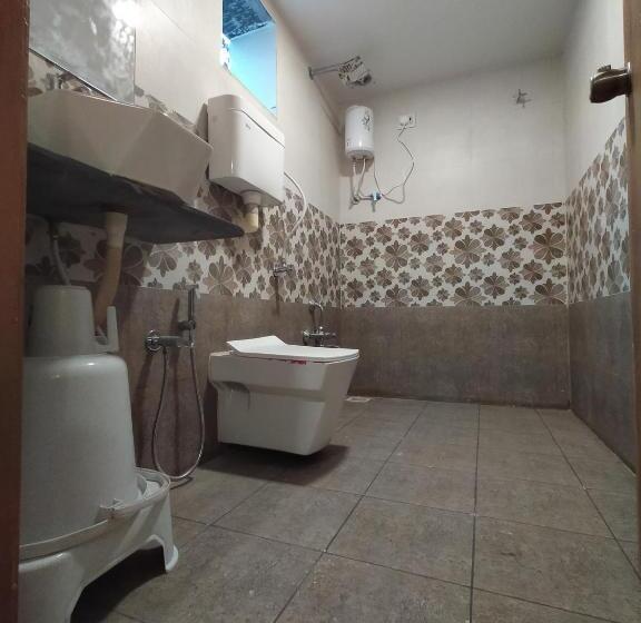 Quarto Triplo Clássico, Neelkamal