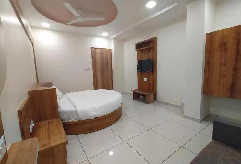 Suite Executive, Neelkamal