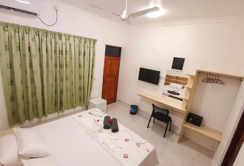 اتاق لوکس, Thoddoo Island Life