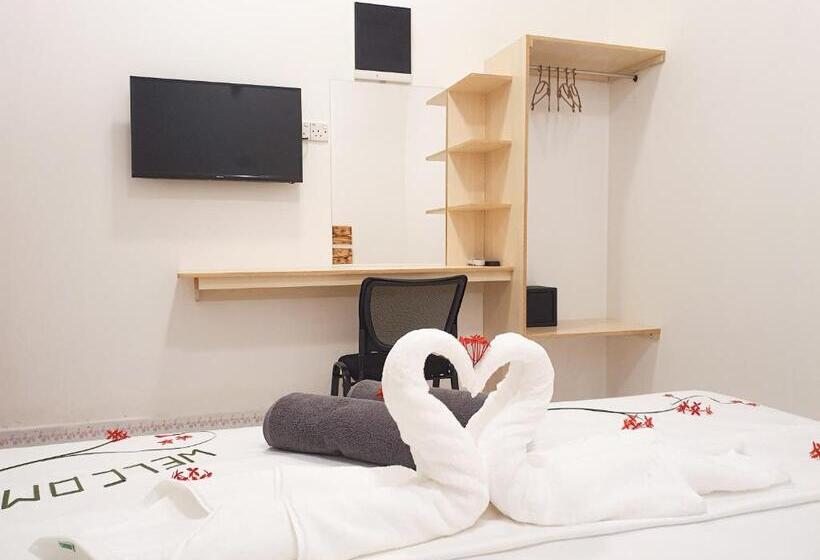 اتاق لوکس, Thoddoo Island Life