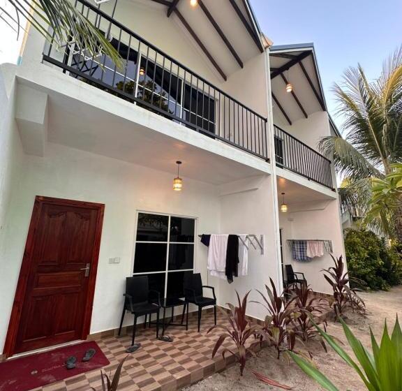 اتاق لوکس با بالکن, Thoddoo Island Life