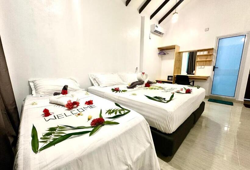 اتاق لوکس با بالکن, Thoddoo Island Life