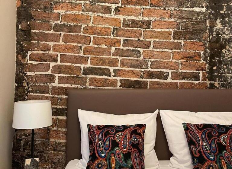 패밀리 룸, Zum Heidkrug & Café Lil