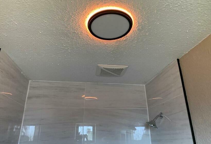 スタンダードルーム, Champlain Motor Inn