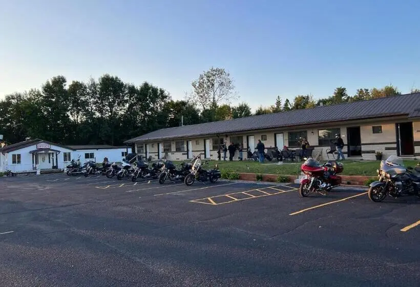 ２ダブルベッドのスタンダードルーム, Champlain Motor Inn