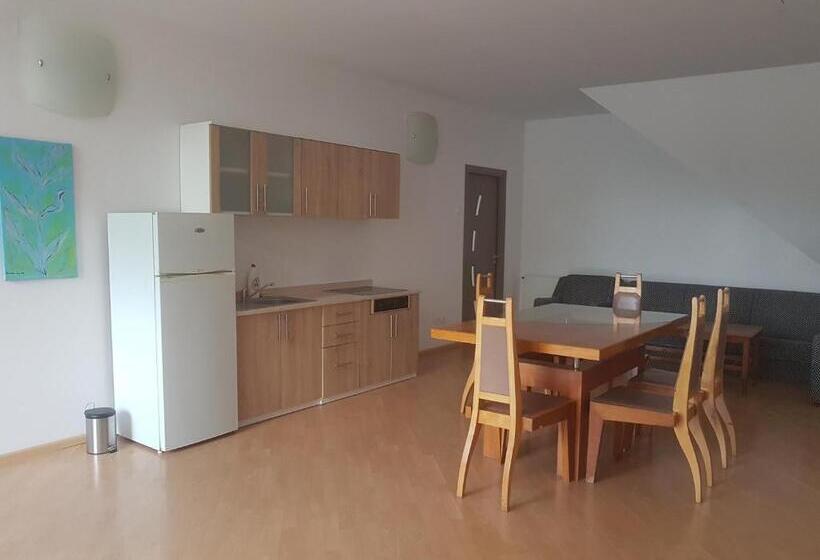 标准间, Lara Guest House