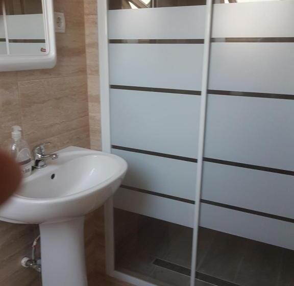 اتاق استاندارد, Lara Guest House