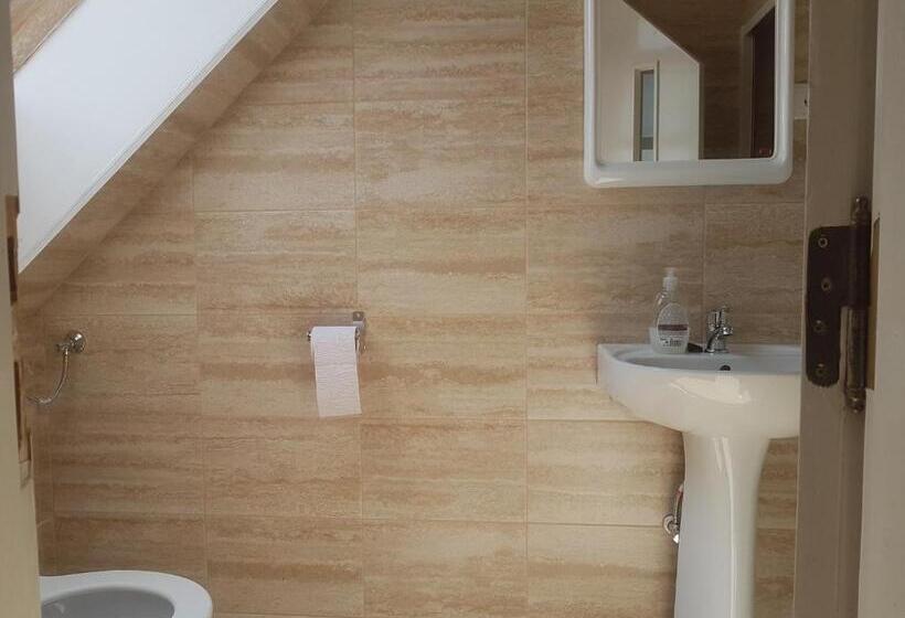 标准间, Lara Guest House