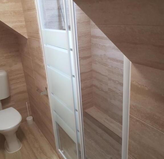 标准间, Lara Guest House