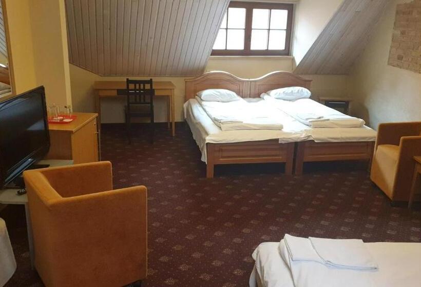 اتاق خانوادگی, Alexa Old Town