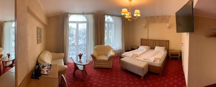 اتاق لوکس, Alexa Old Town