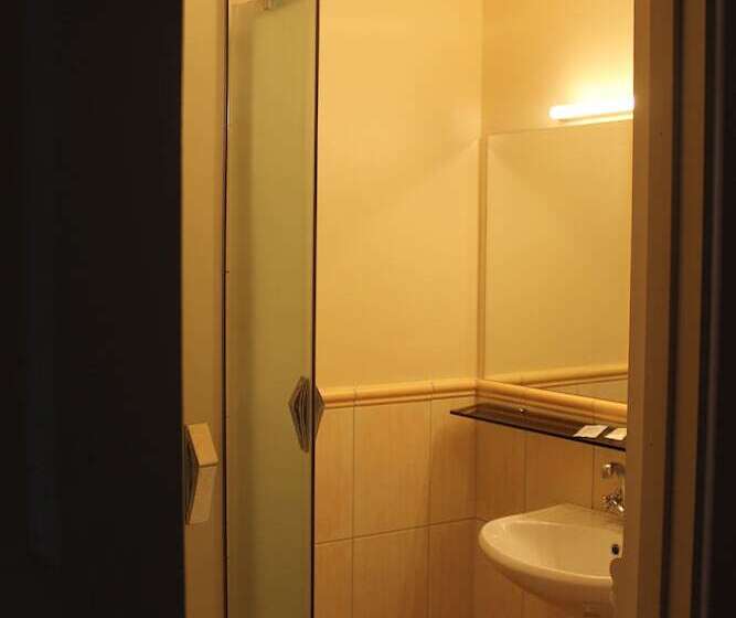 اتاق خانوادگی, Alexa Old Town