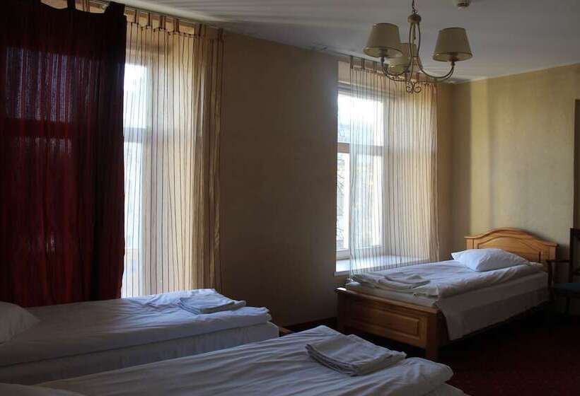 اتاق خانوادگی, Alexa Old Town