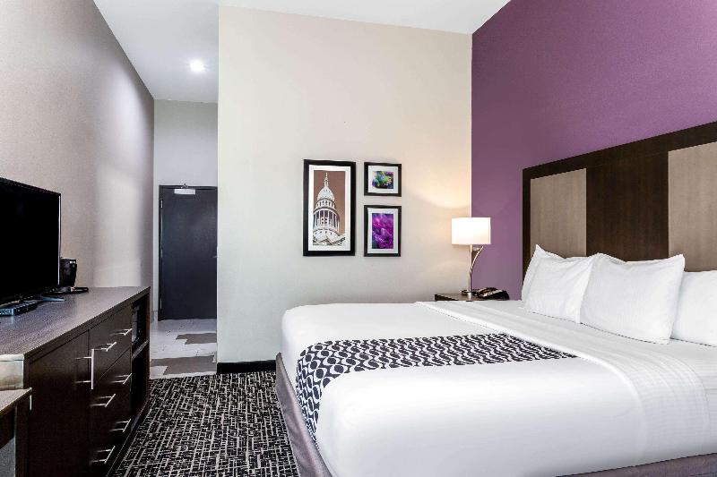 Люкс, Best Western Ellerslie International