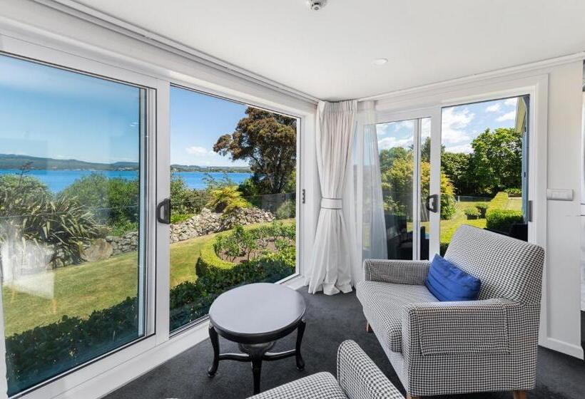 Номер Премиум, Black Swan Lakeside Boutique