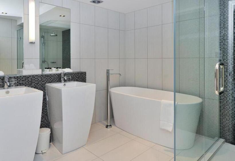 Номер Deluxe Вид на Озеро, Black Swan Lakeside Boutique