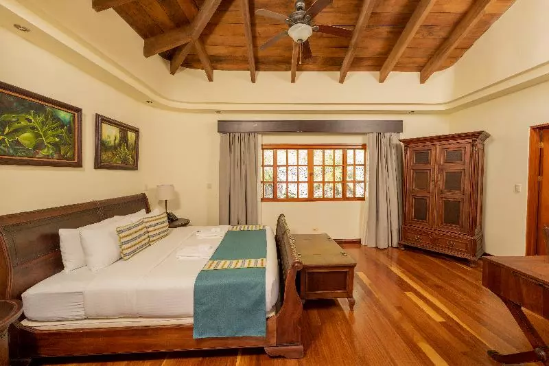 سوییت جونیور, Borinquen Thermal Resort
