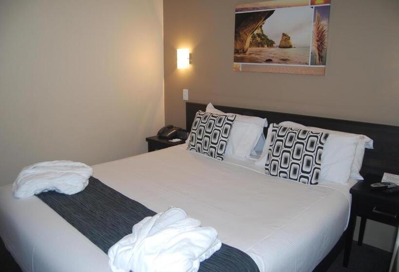 سوییت, Distinction New Plymouth