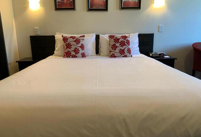 استودیو استاندارد با تخت کینگ, Distinction New Plymouth