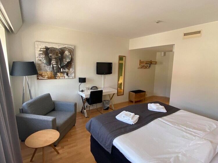 Economy Room, L Alfred Nobel