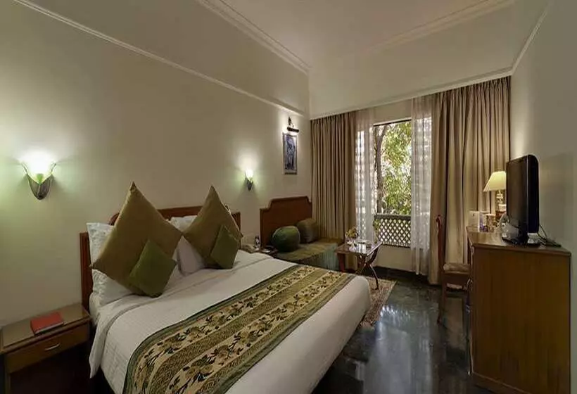 Sviitti, Renest Shraddha Inn Shirdi