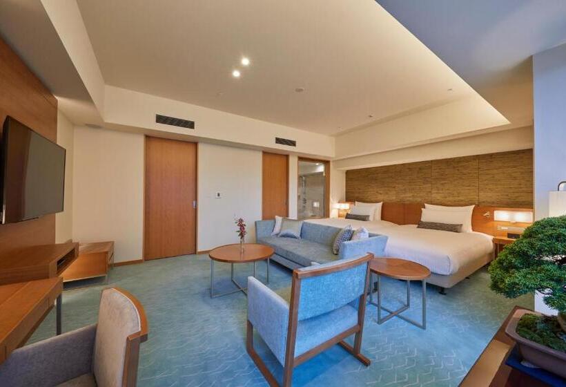 جناح جونيور, The Kitano Hotel Tokyo