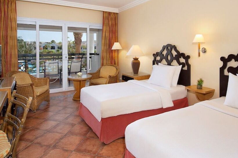 اتاق لوکس با چشمانداز استخر, Jaz Sharm Dreams