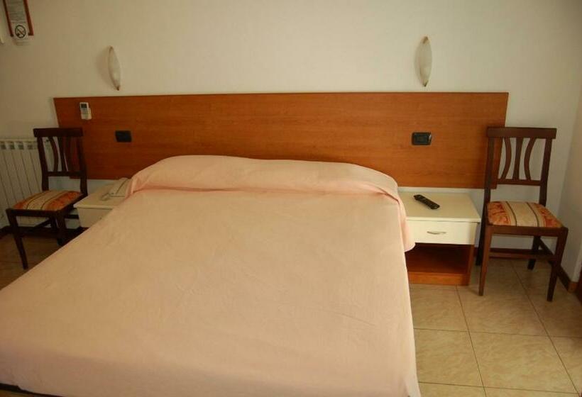 バルコニー付きスタンダードルーム, Ferrara