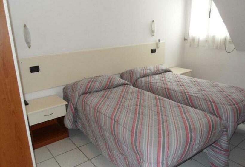 バルコニー付２ベッドルームアパートメント, Ferrara