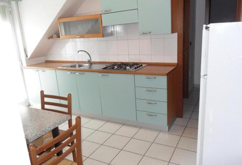 バルコニー付２ベッドルームアパートメント, Ferrara