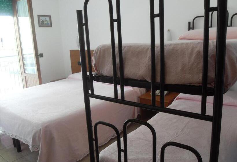 ファミリールーム, Ferrara