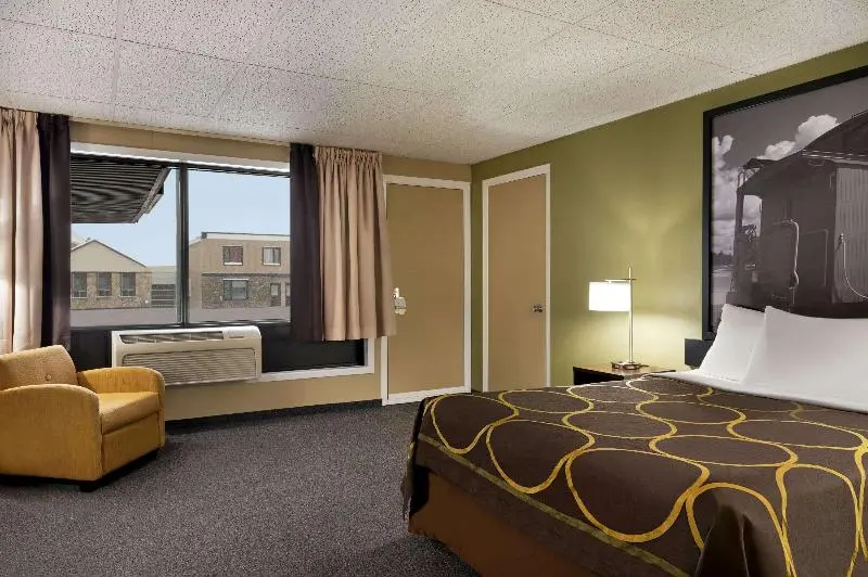 プレミアムルーム, Super 8 By Wyndham Hearst On