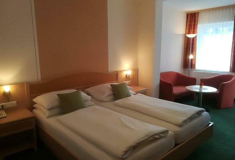 Четырехместный Номер Стандарт, Landhotel Restaurant Willingshofer