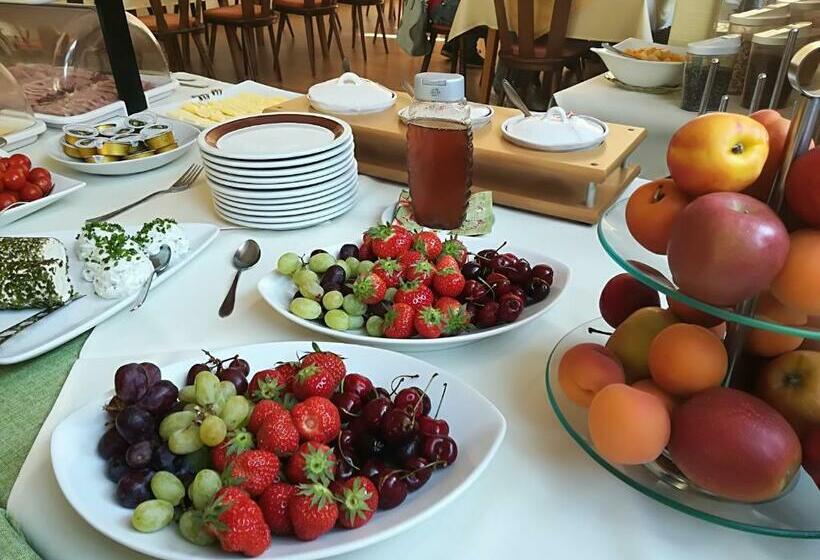 Номер Стандарт с Балконом, Landhotel Restaurant Willingshofer